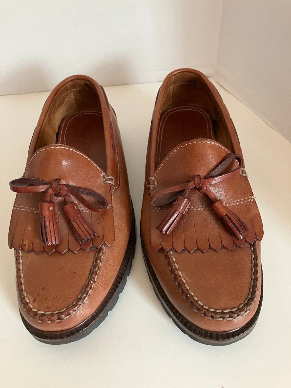 L. L. Bean Men's Loafer 7EE Brown Leather Stitched w/Tassels & Boat Lacing.